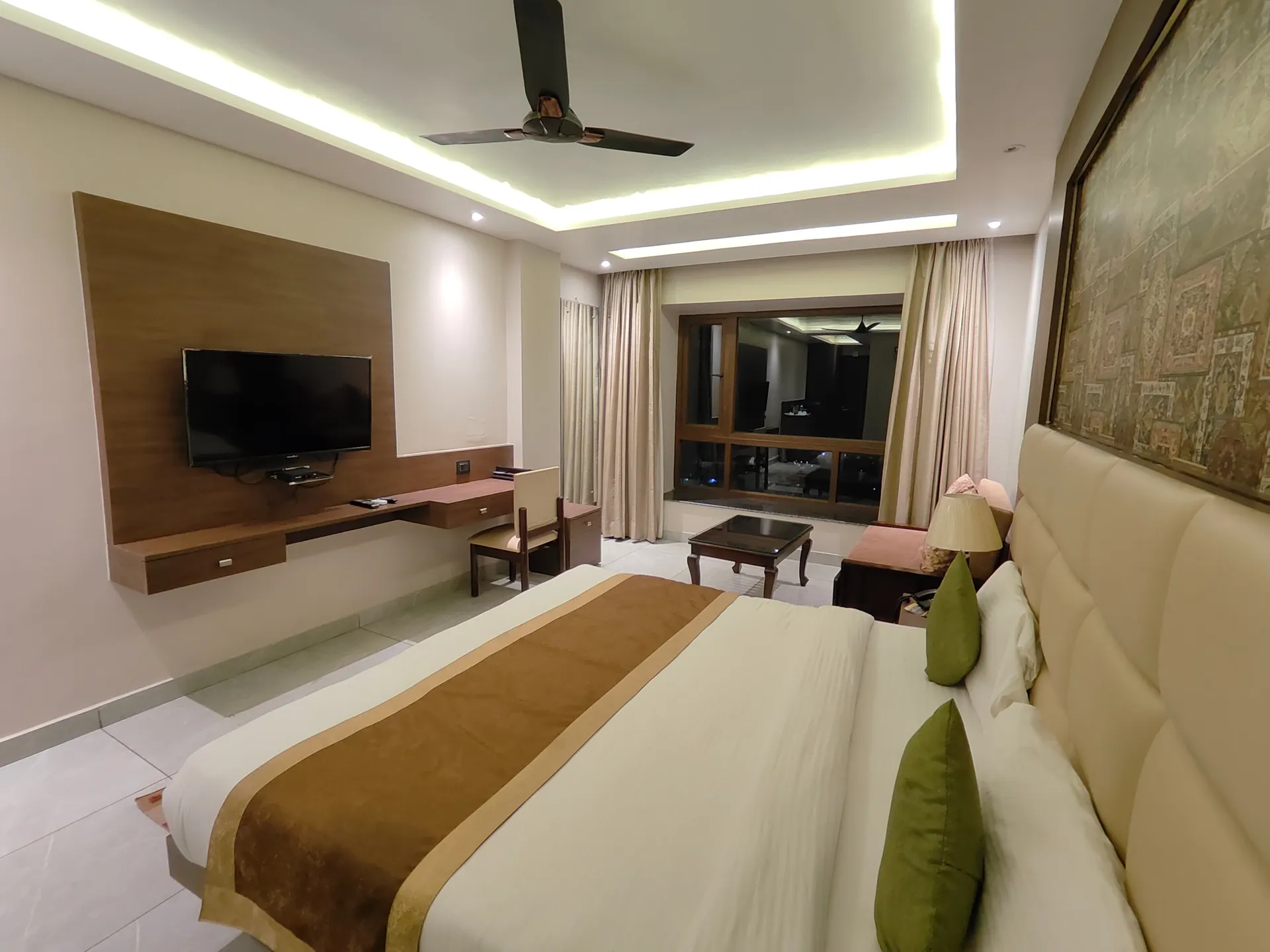 Sunita Elite Room