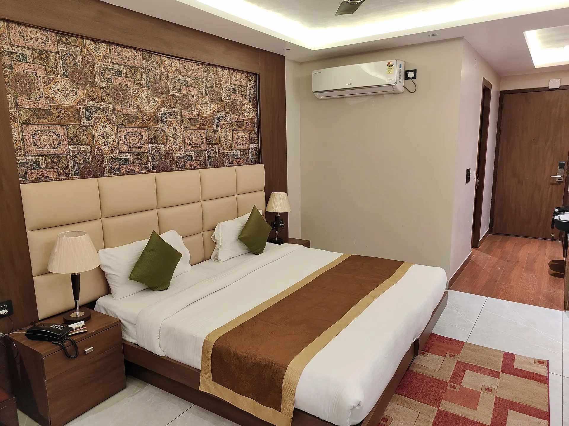 Sunita Elite Room