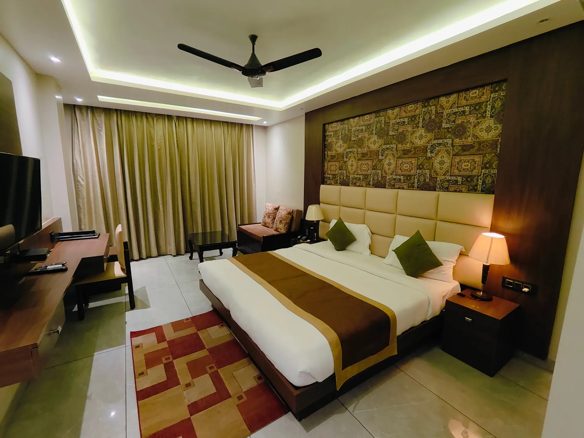 Sunita Elite Room