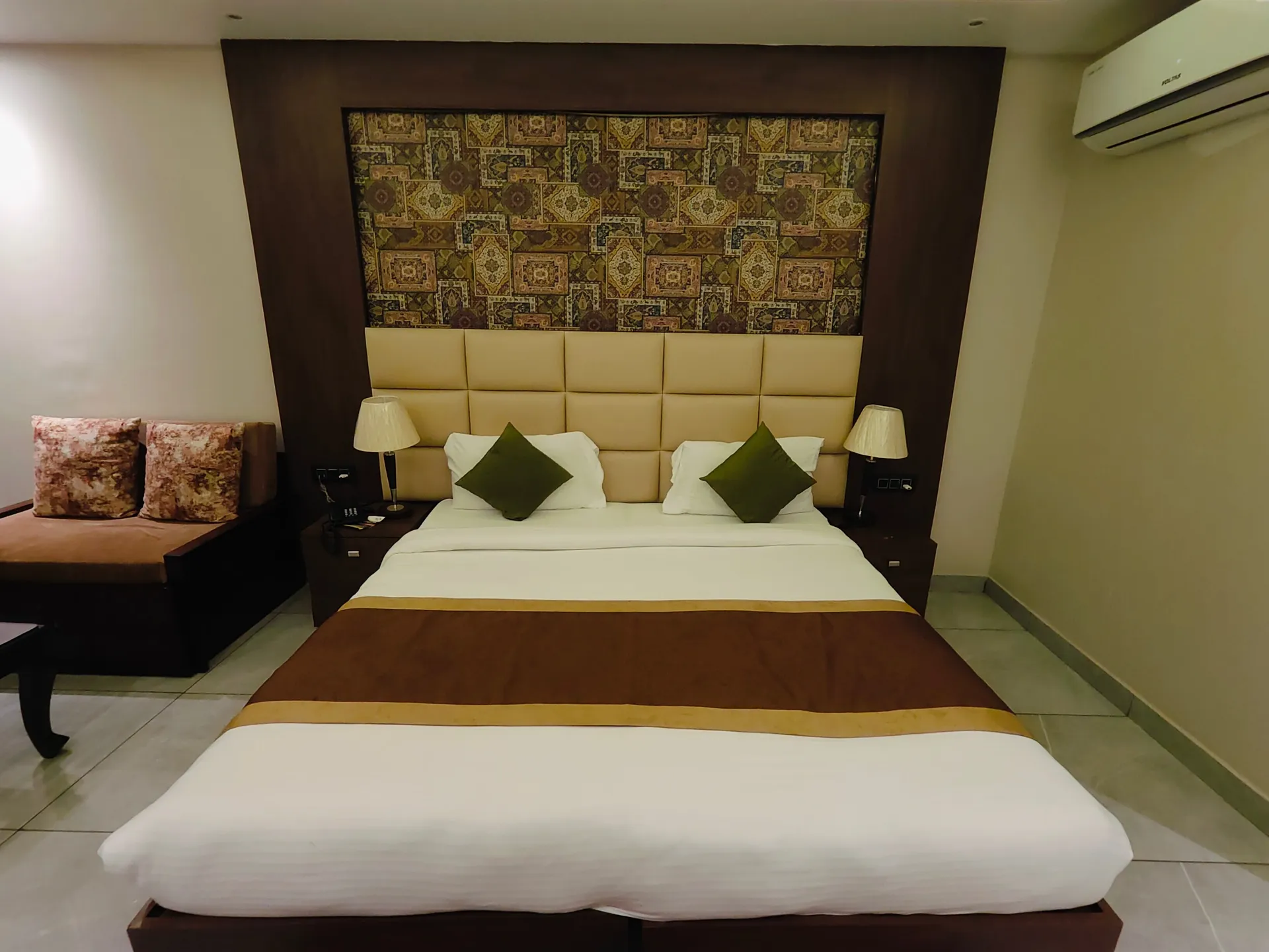 Sunita Elite Room