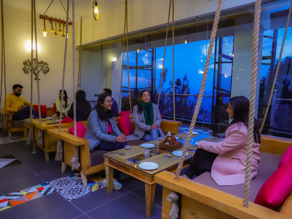 The Mountain Paradise Resort, Almora Restaurant