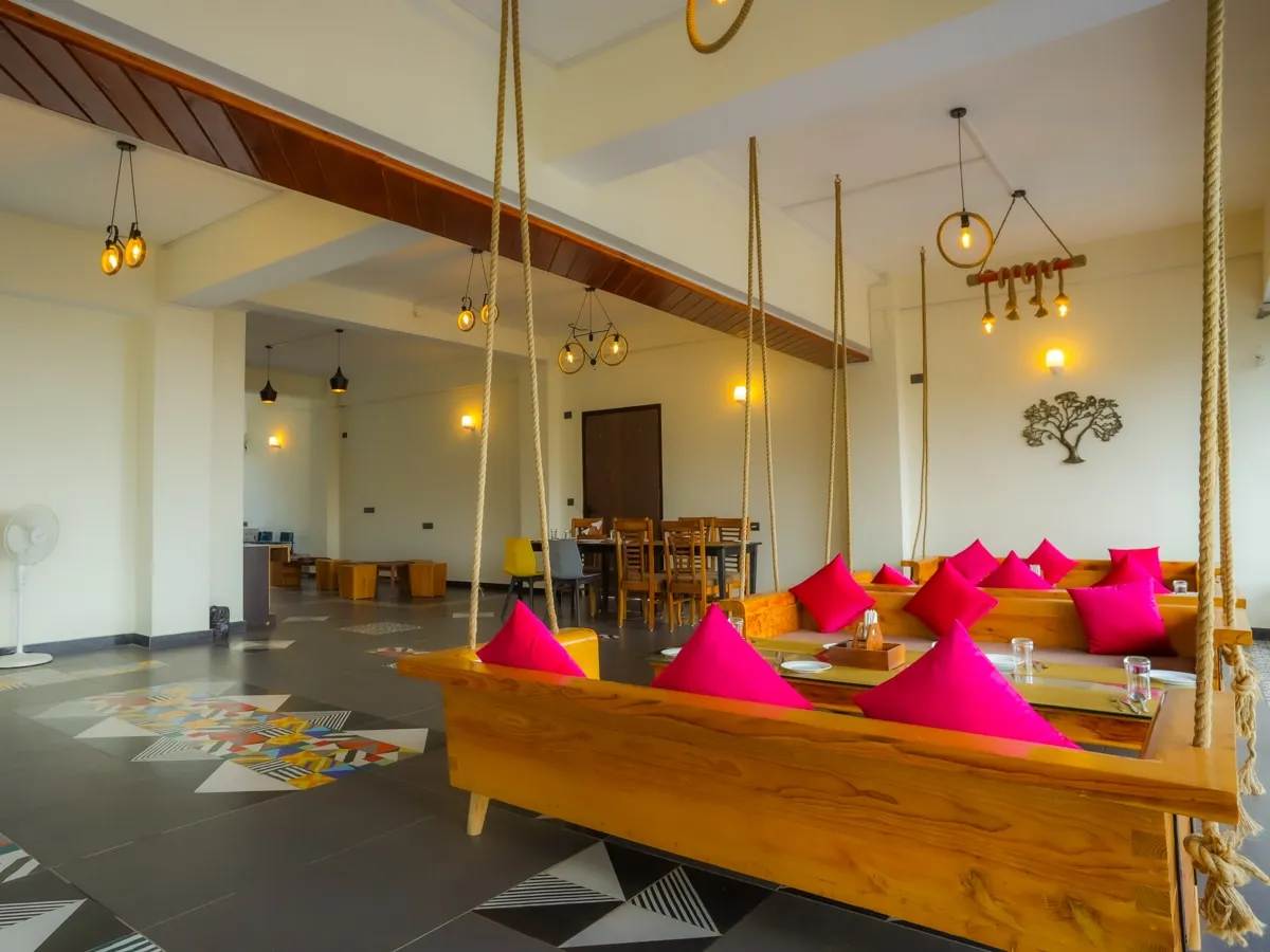 The Mountain Paradise Resort, Almora Restaurant