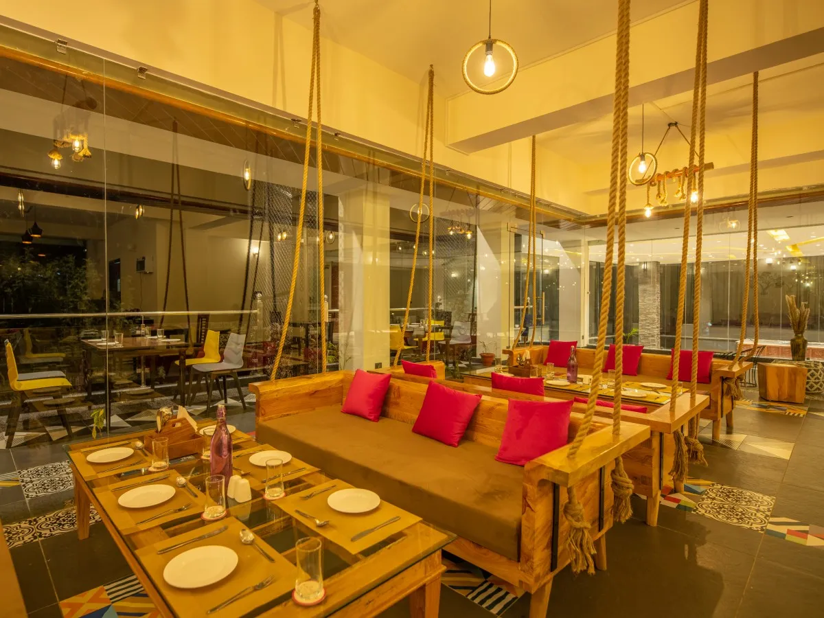 The Mountain Paradise Resort, Almora Restaurant