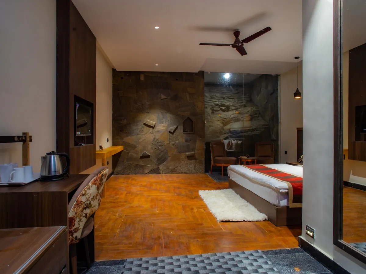 The Mountain Paradise Resort, Almora Room