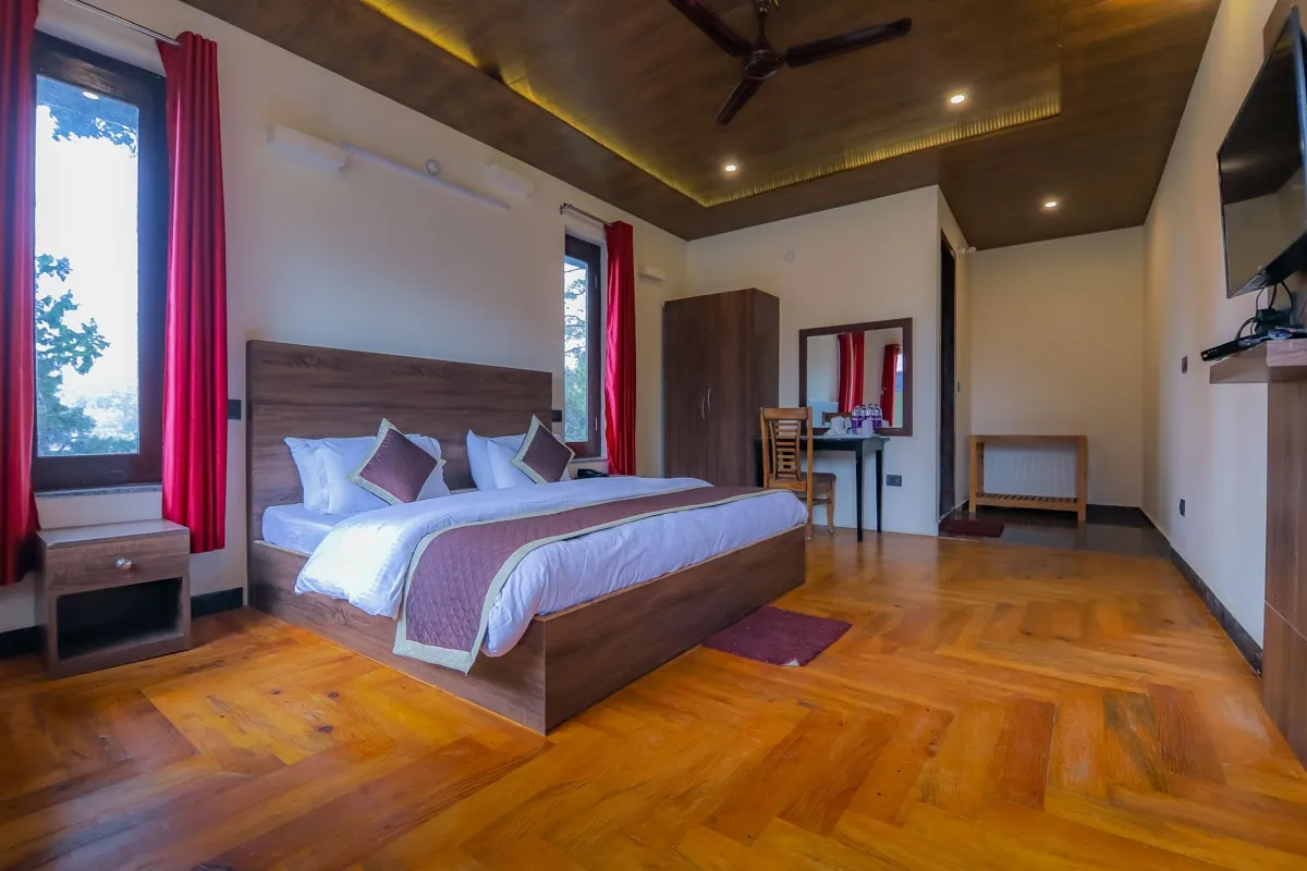 The Mountain Paradise Resort, Almora Room