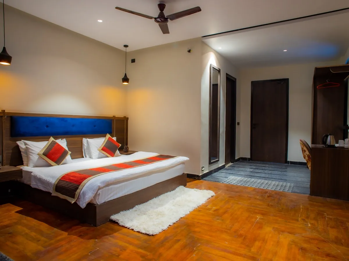 The Mountain Paradise Resort, Almora Room