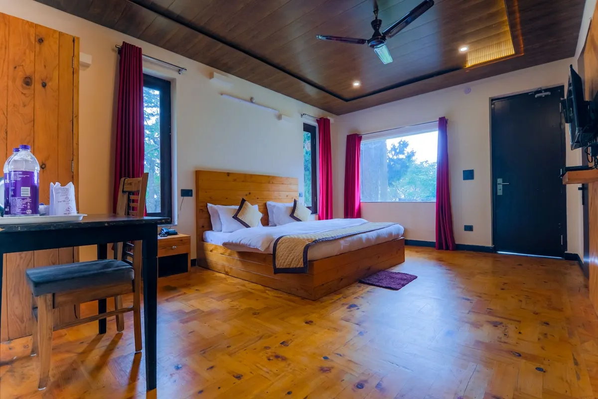 The Mountain Paradise Resort, Almora Room