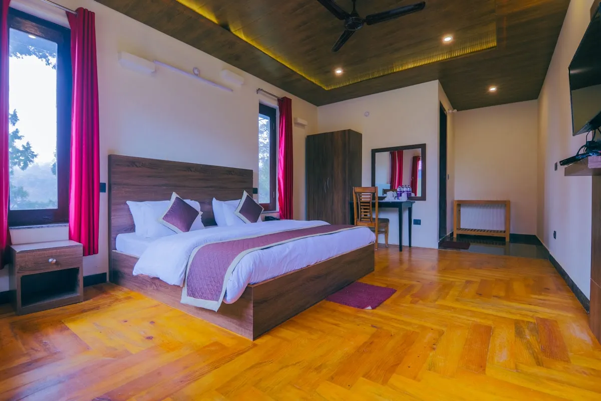 The Mountain Paradise Resort, Almora Room