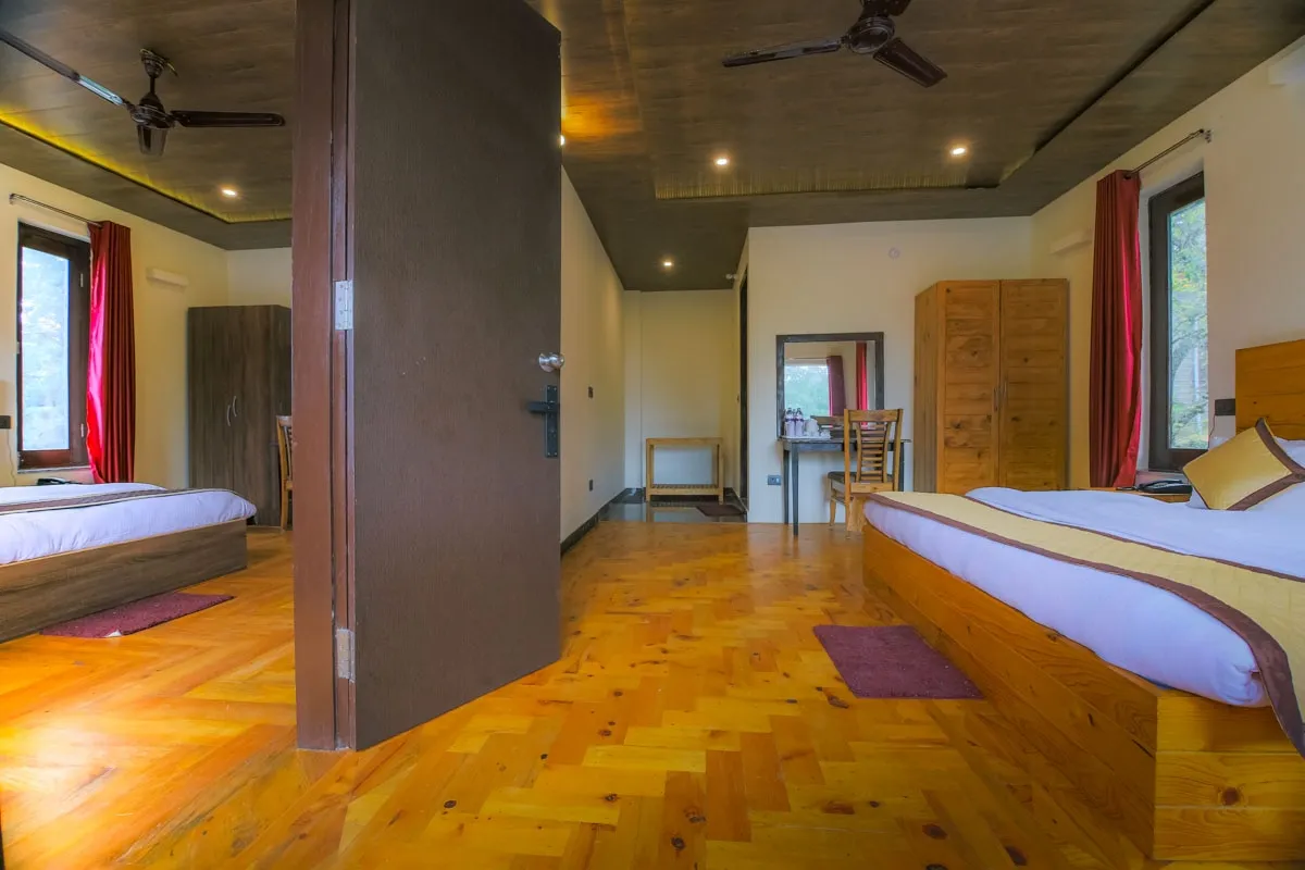 The Mountain Paradise Resort, Almora Room
