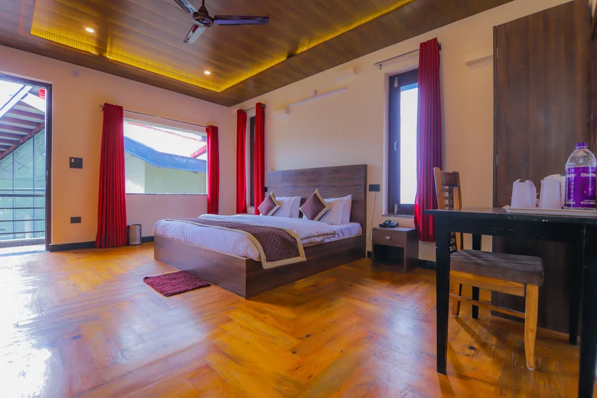The Mountain Paradise Resort, Almora Room