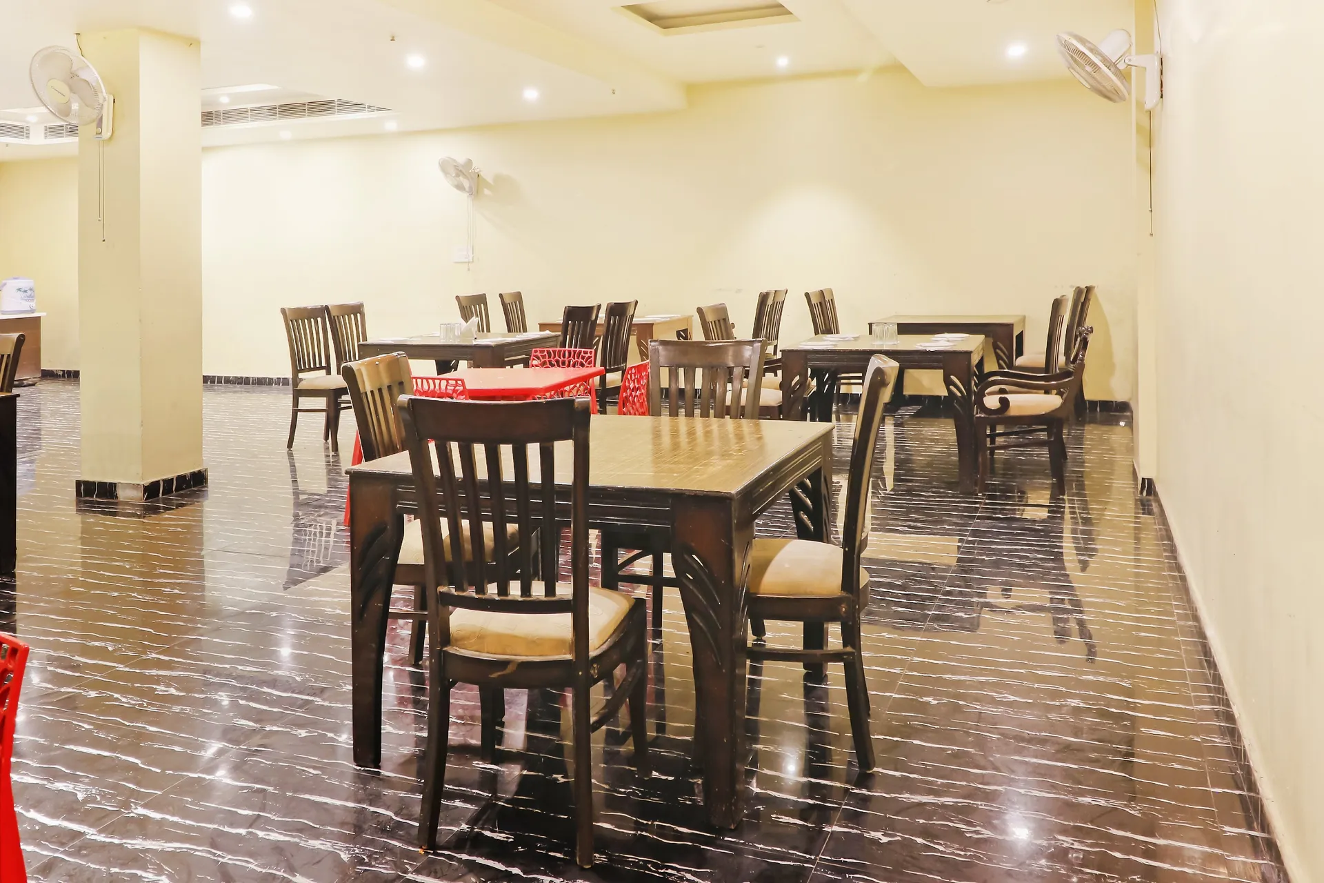 HOTEL GRAND HRIDEY Restaurant