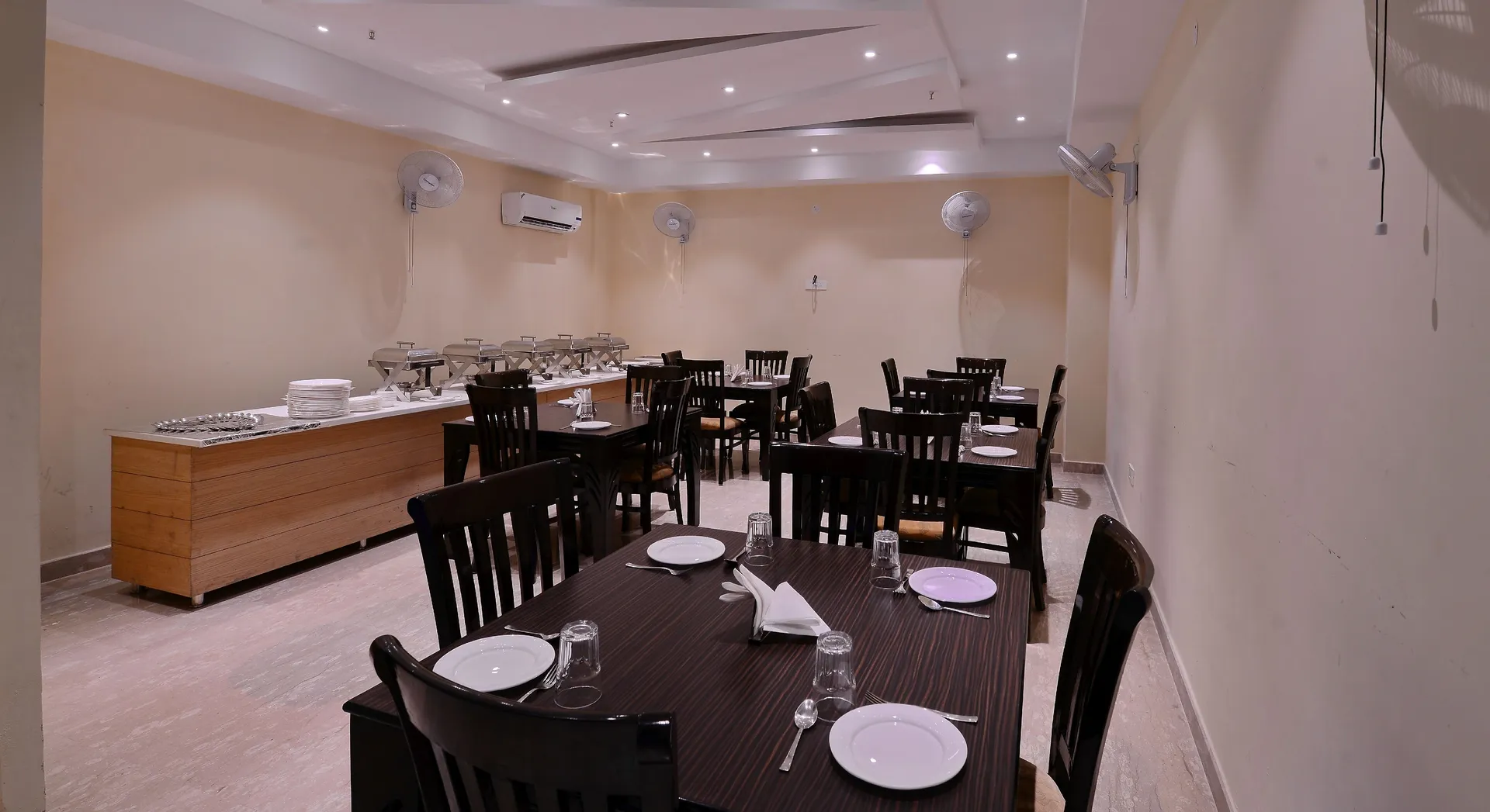 HOTEL GRAND HRIDEY Restaurant