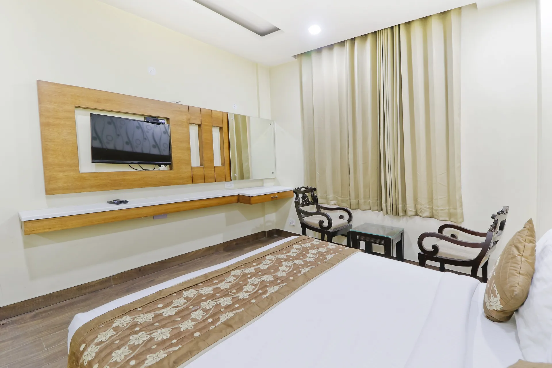 HOTEL GRAND HRIDEY Room