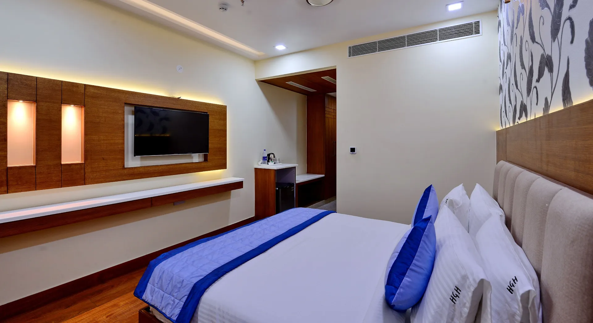 HOTEL GRAND HRIDEY Room