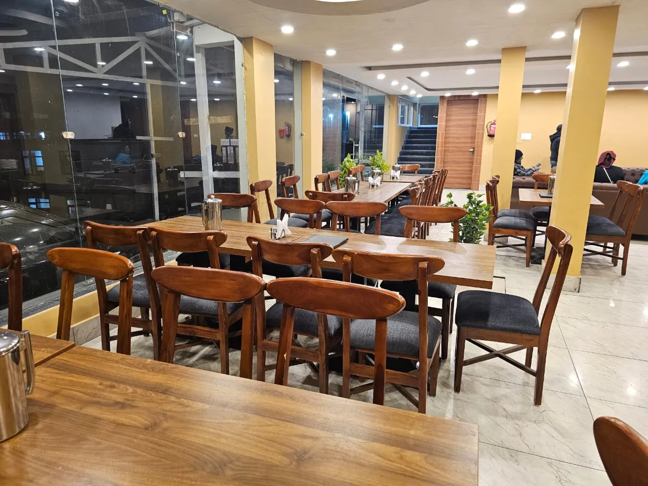 HOTEL PINNACLE PEAKS Restaurant