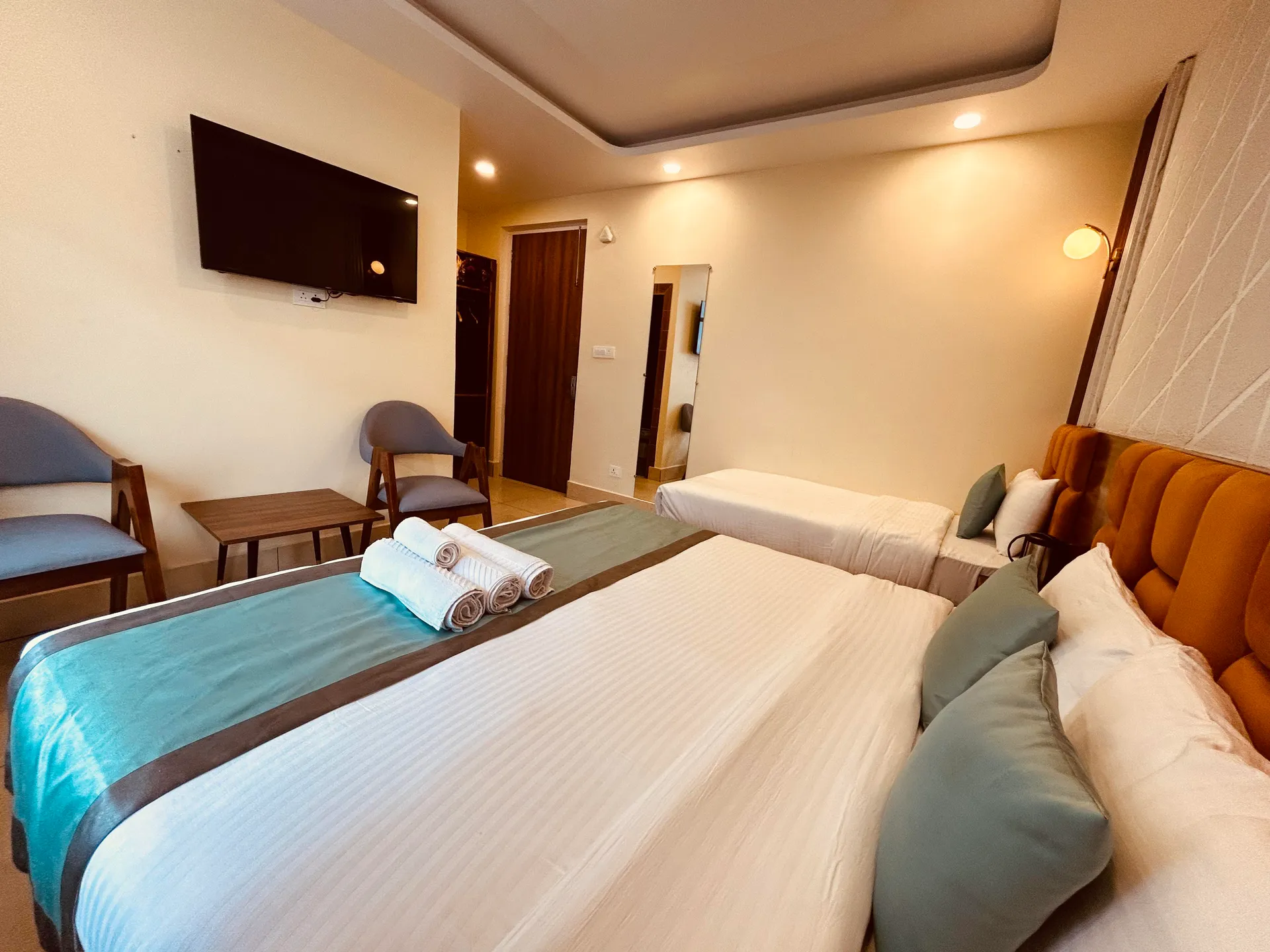 HOTEL PINNACLE PEAKS Room