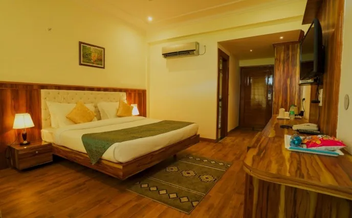 Aaroham The Watergate Hotel Bhimtal Room