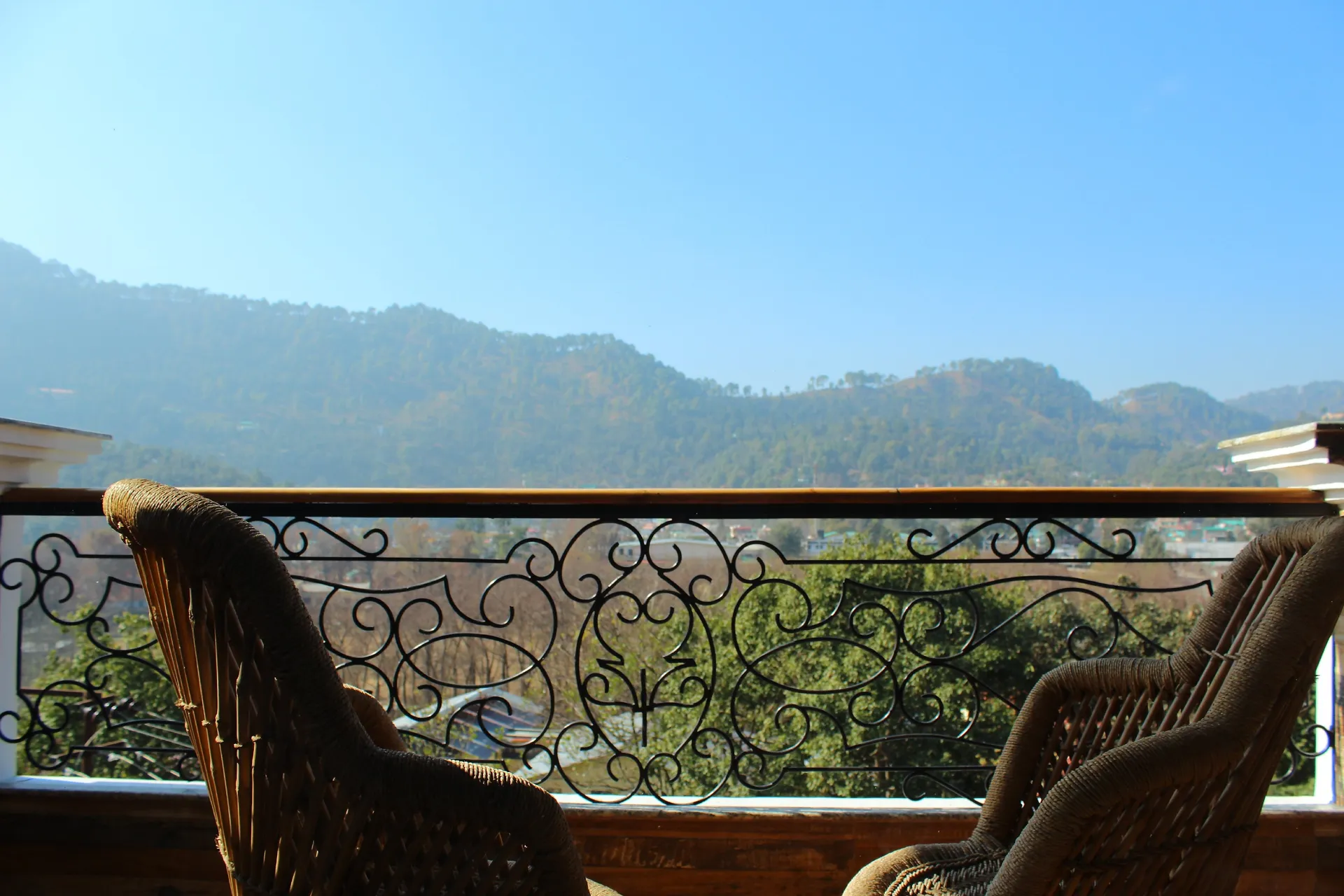 Aaroham The Watergate Hotel Bhimtal Room