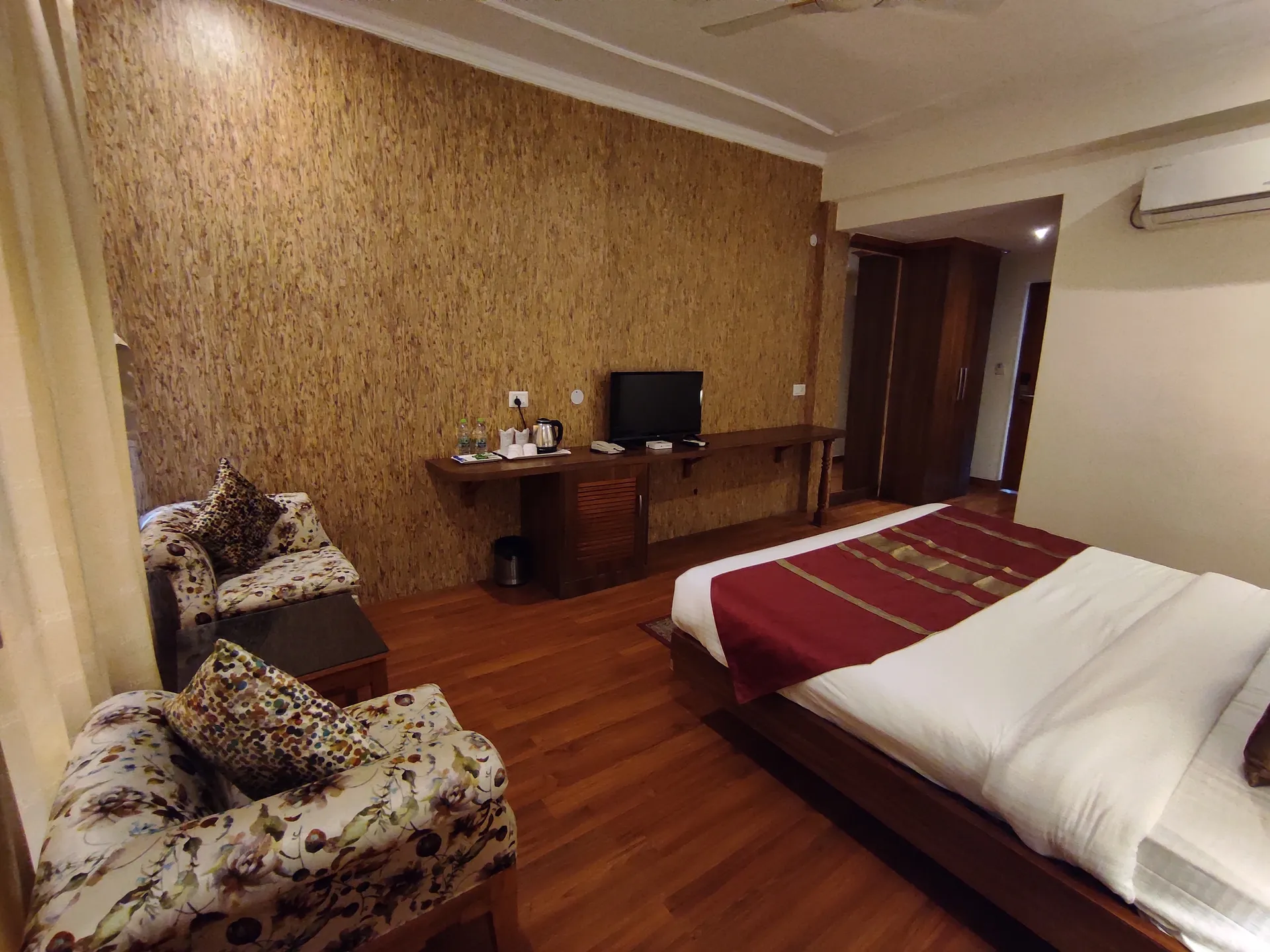 Aaroham The Watergate Hotel Bhimtal Room