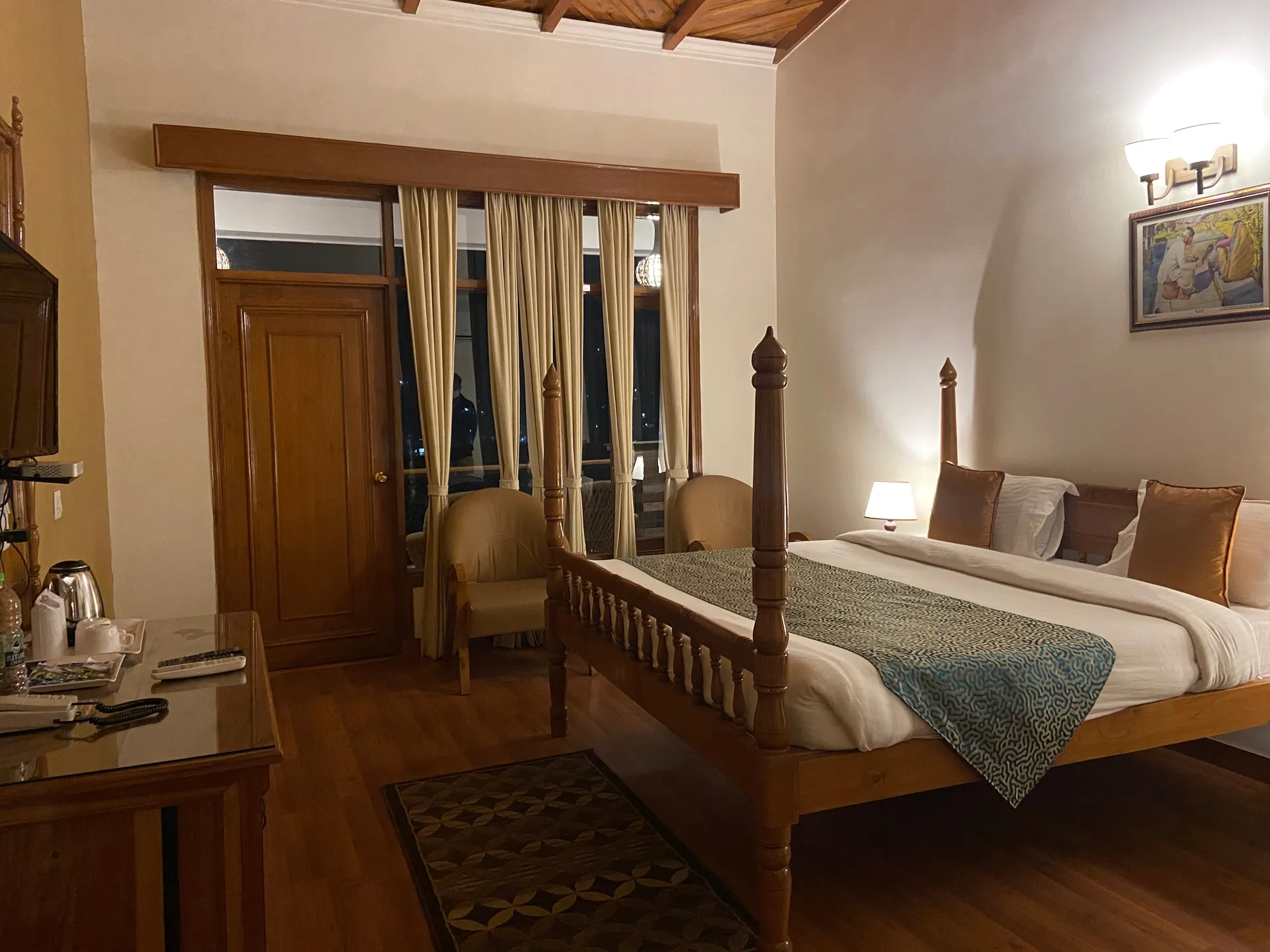 Aaroham The Watergate Hotel Bhimtal Room
