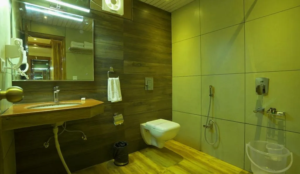 Aaroham The Watergate Hotel Bhimtal Washroom