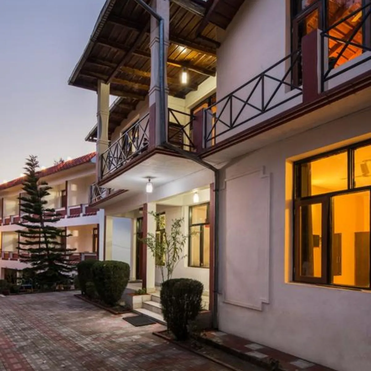 Hotel Maya Regency Bhimtal Entrance