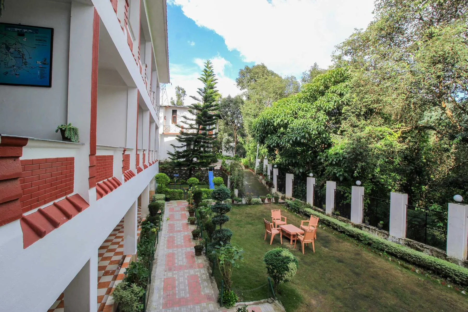 Hotel Maya Regency Bhimtal Facade