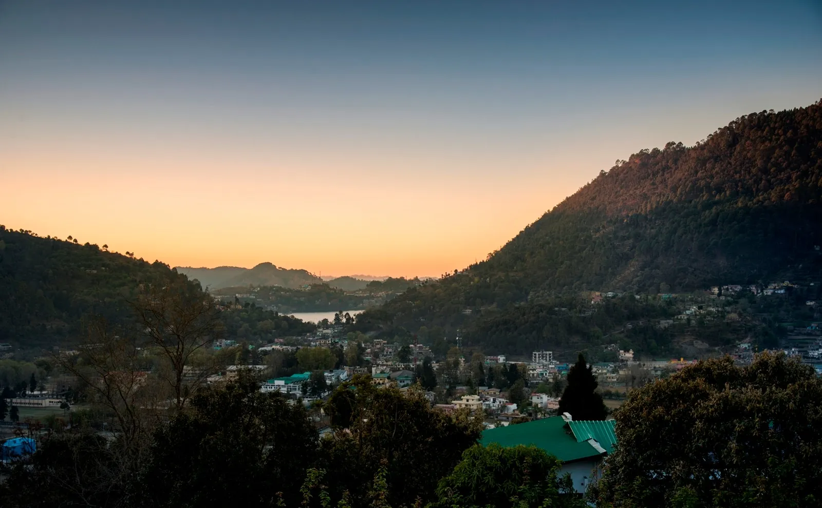 Hotel Maya Regency Bhimtal Outdoors