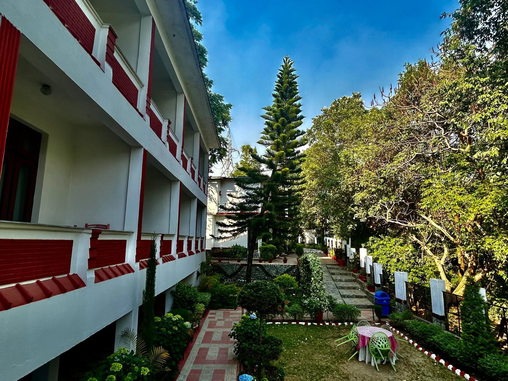 Hotel Maya Regency Bhimtal Outdoors
