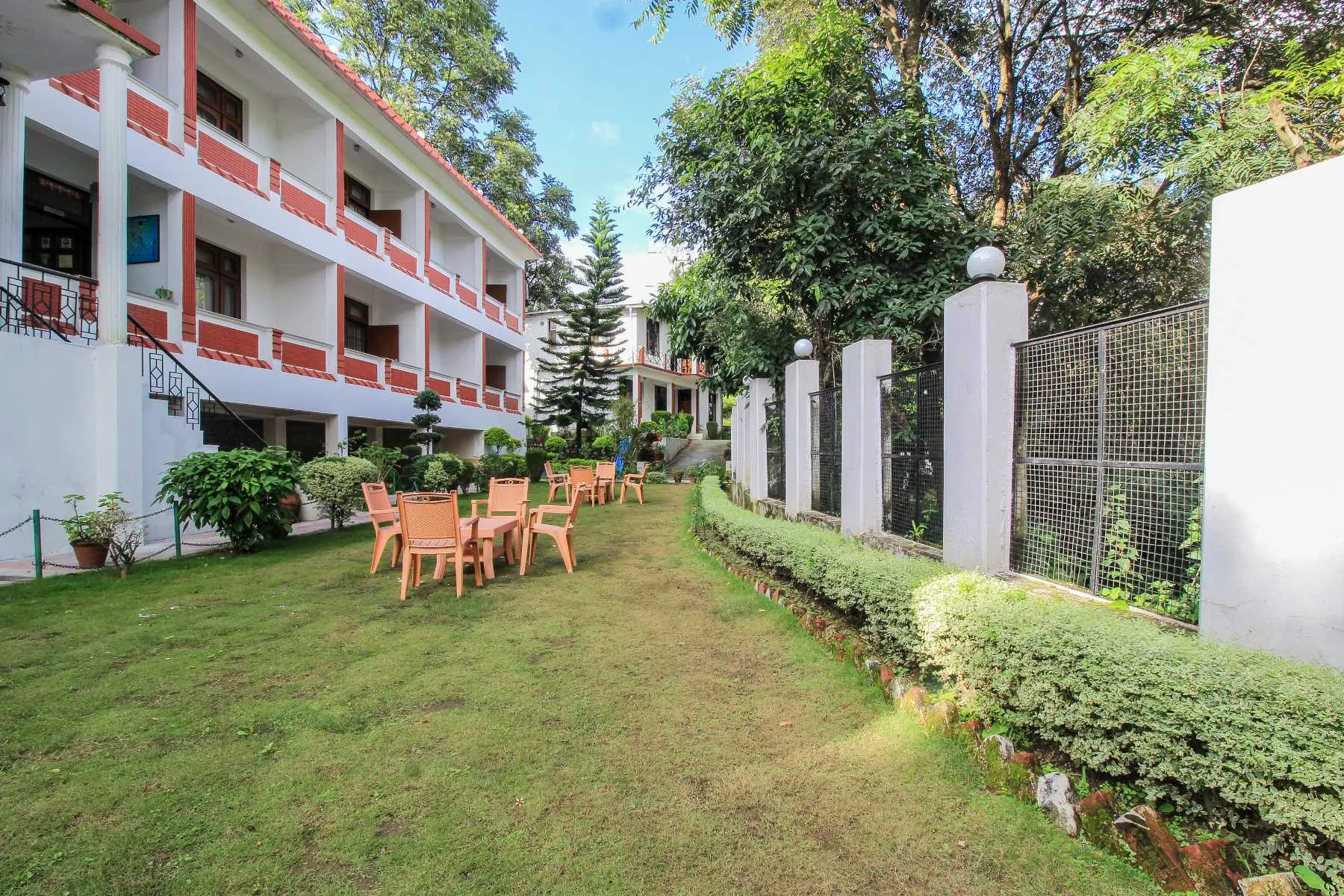Hotel Maya Regency Bhimtal Play Area