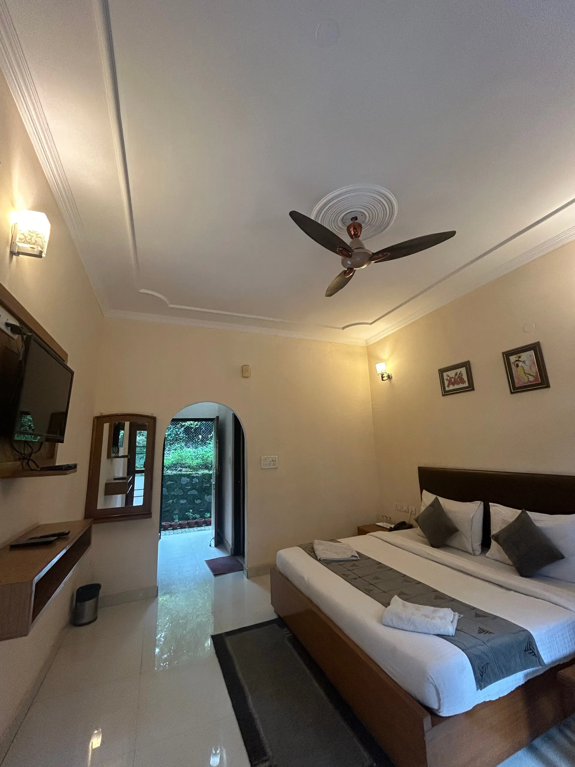 Hotel Maya Regency Bhimtal Room