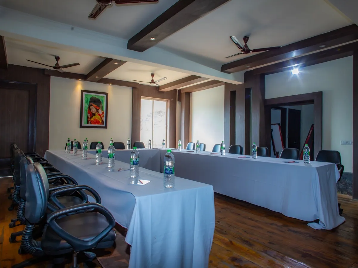 The Tal Paradise( 20 km from Nainital ) A Lake Side Hotel Conference Room