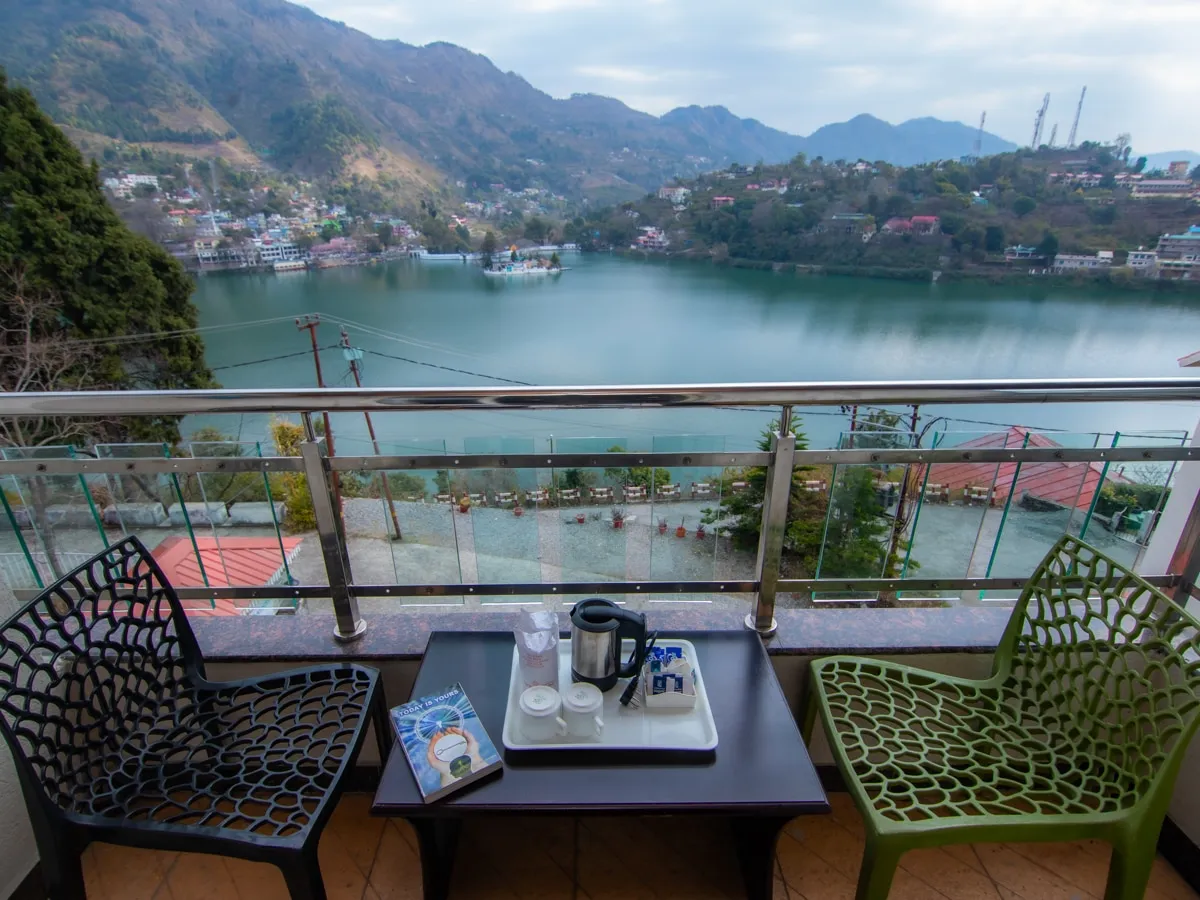 The Tal Paradise( 20 km from Nainital ) A Lake Side Hotel Outdoors