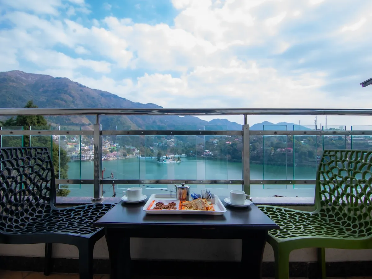 The Tal Paradise( 20 km from Nainital ) A Lake Side Hotel Outdoors