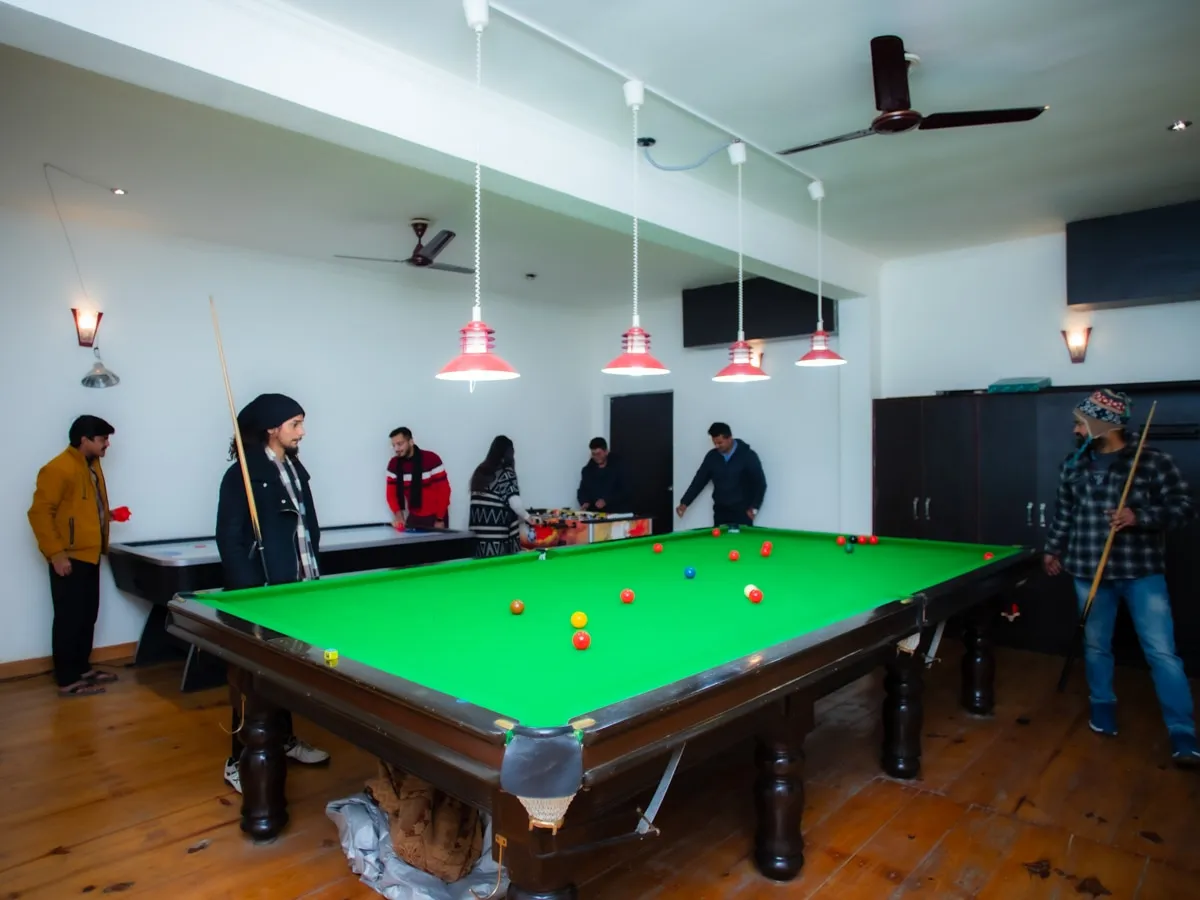 The Tal Paradise( 20 km from Nainital ) A Lake Side Hotel Play Area