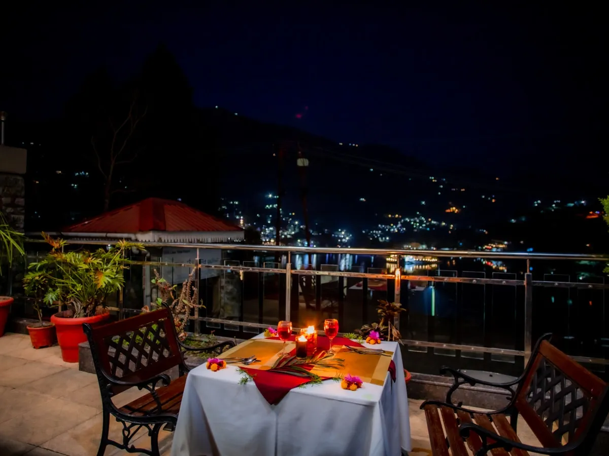 The Tal Paradise( 20 km from Nainital ) A Lake Side Hotel Restaurant