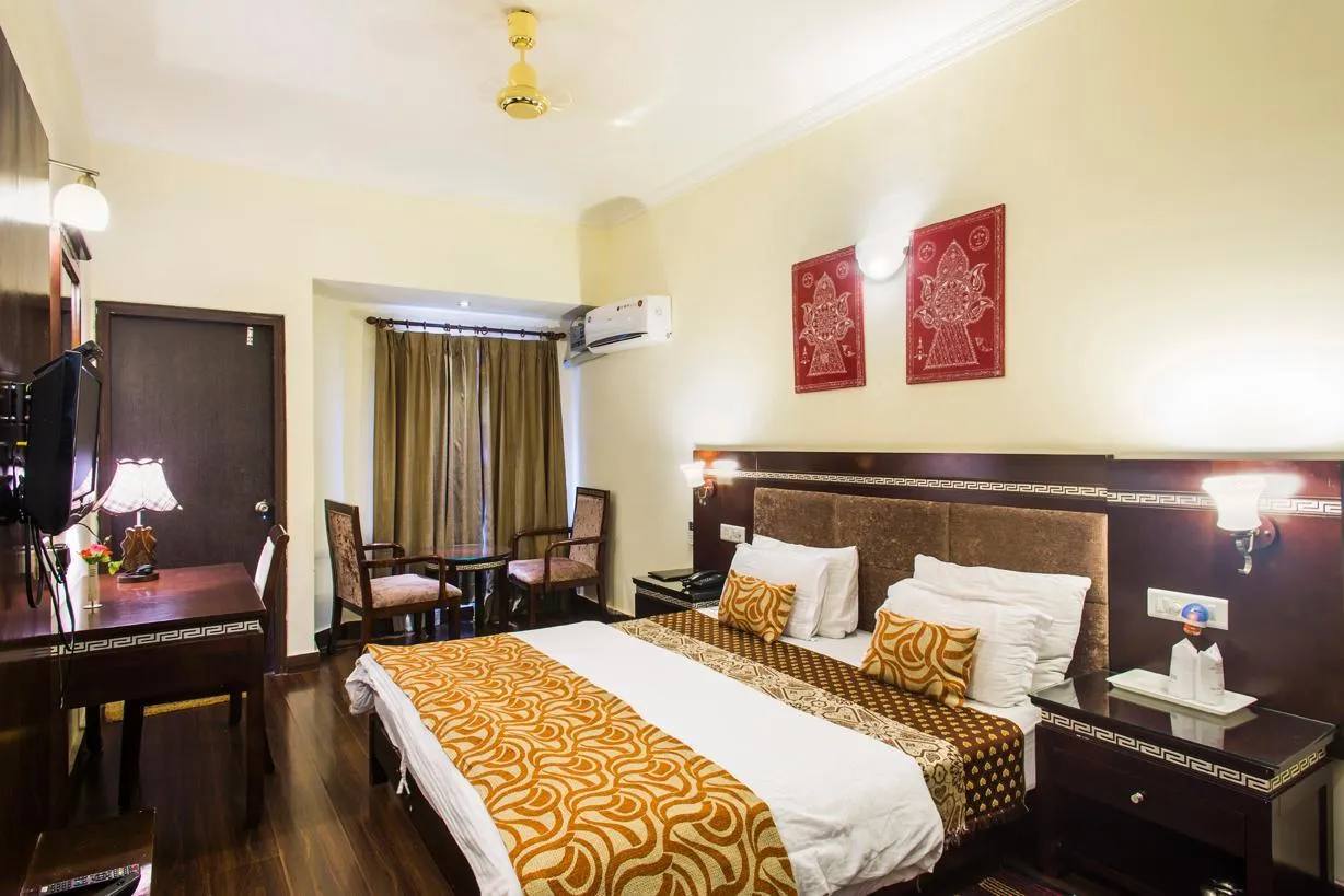 The Tal Paradise( 20 km from Nainital ) A Lake Side Hotel Room