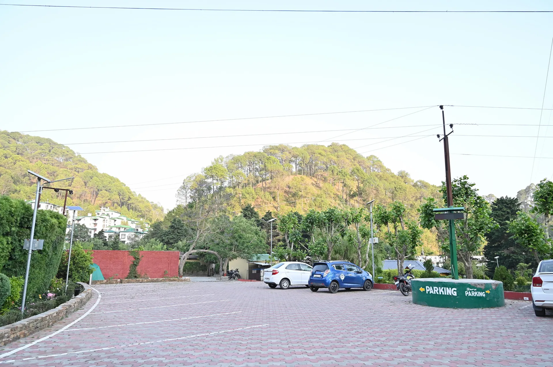 Foxoso Misty Oak Resort Nainital Parking