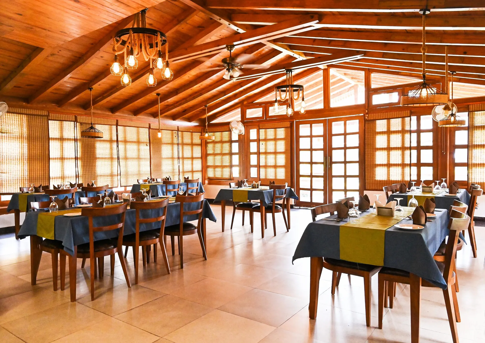 Foxoso Misty Oak Resort Nainital Restaurant