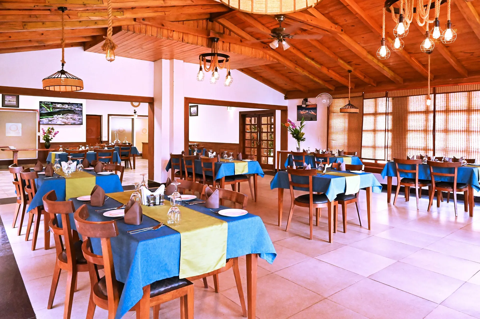 Foxoso Misty Oak Resort Nainital Restaurant