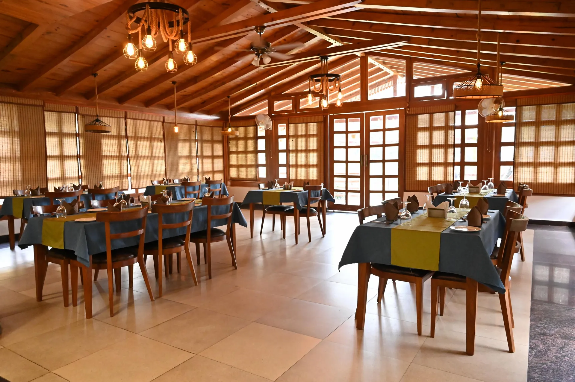 Foxoso Misty Oak Resort Nainital Restaurant