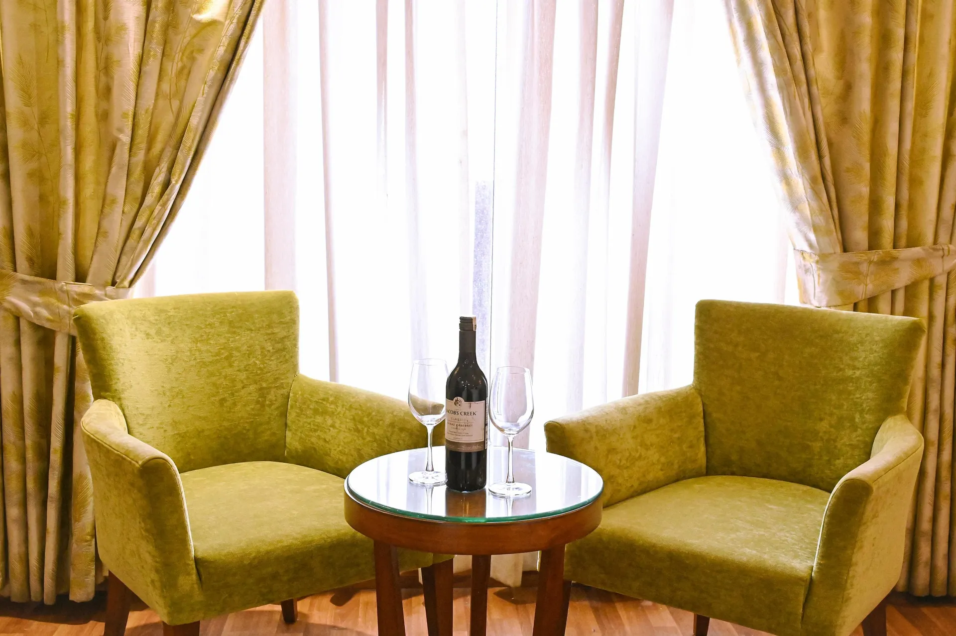 Foxoso Misty Oak Resort Nainital Room
