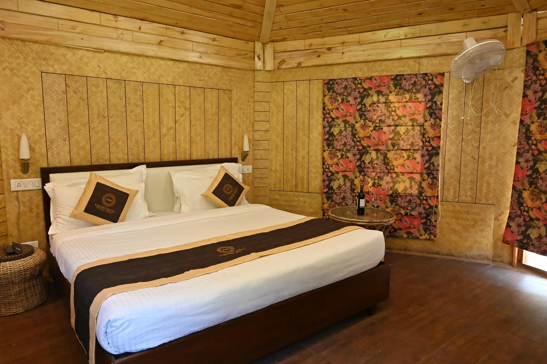 Foxoso Misty Oak Resort Nainital Room