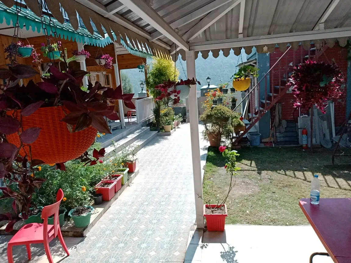 Mayadeep Homestay Parking