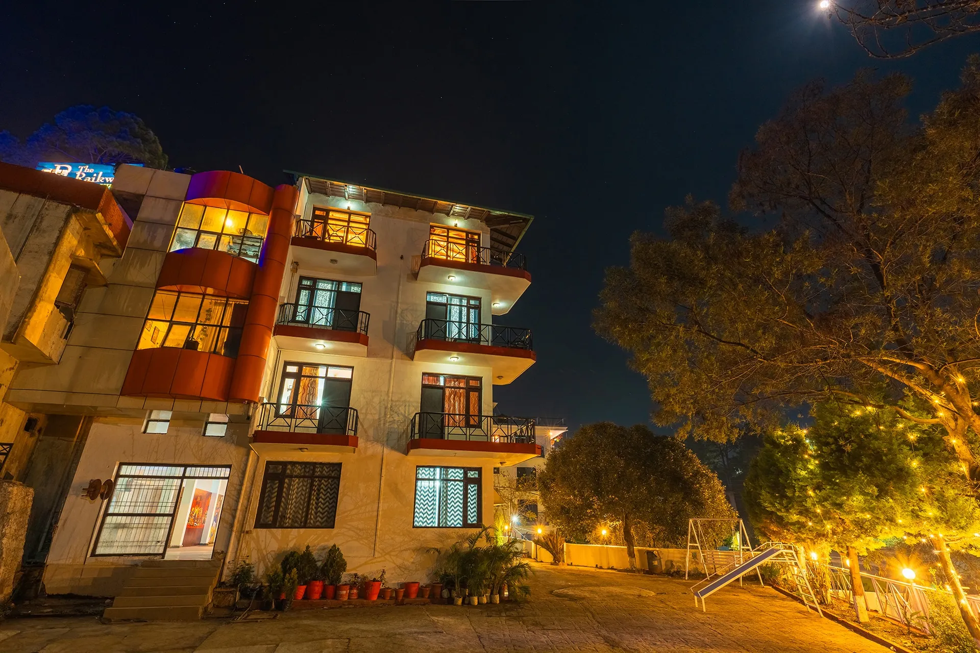 The Raikwal's Hotel & Restaurant Facade