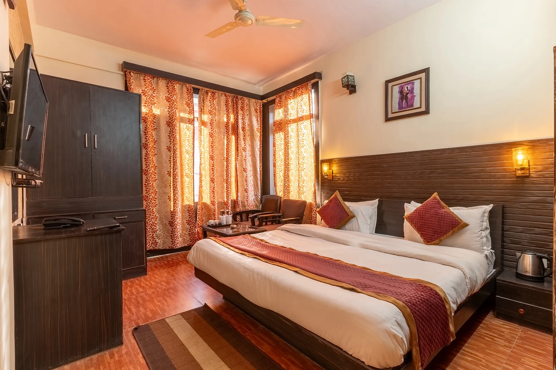 The Raikwal's Hotel & Restaurant Room