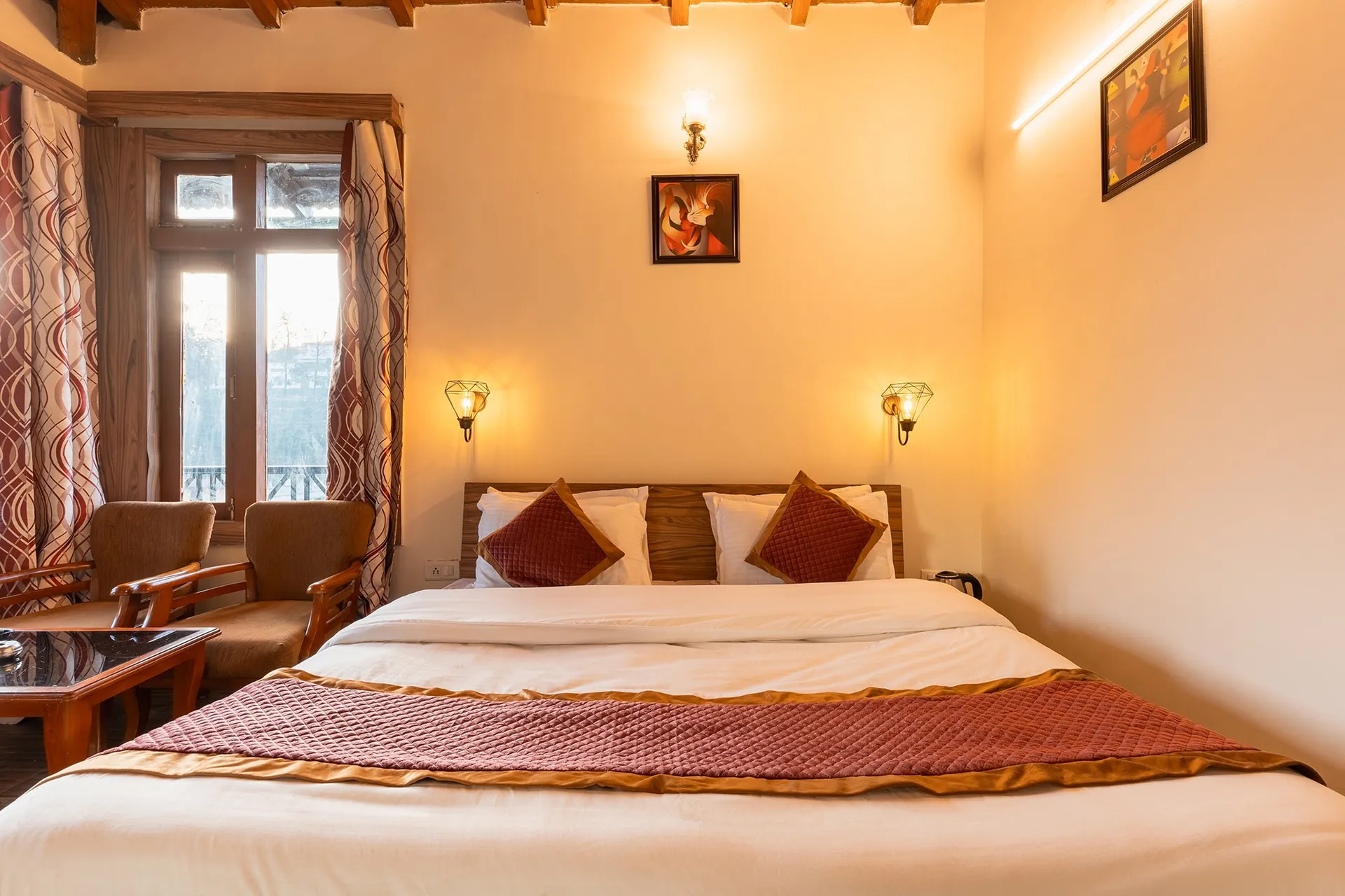The Raikwal's Hotel & Restaurant Room