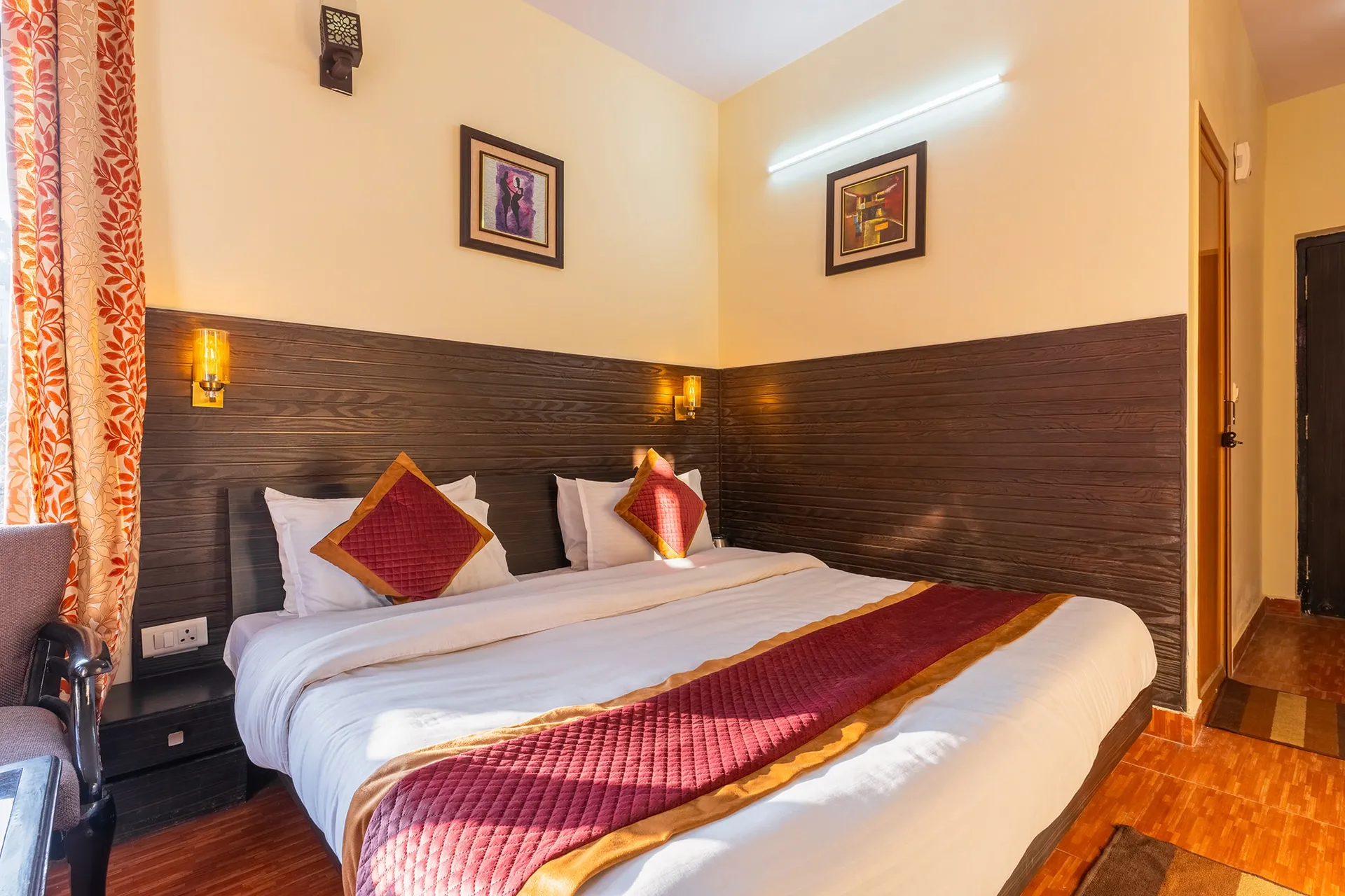 The Raikwal's Hotel & Restaurant Room