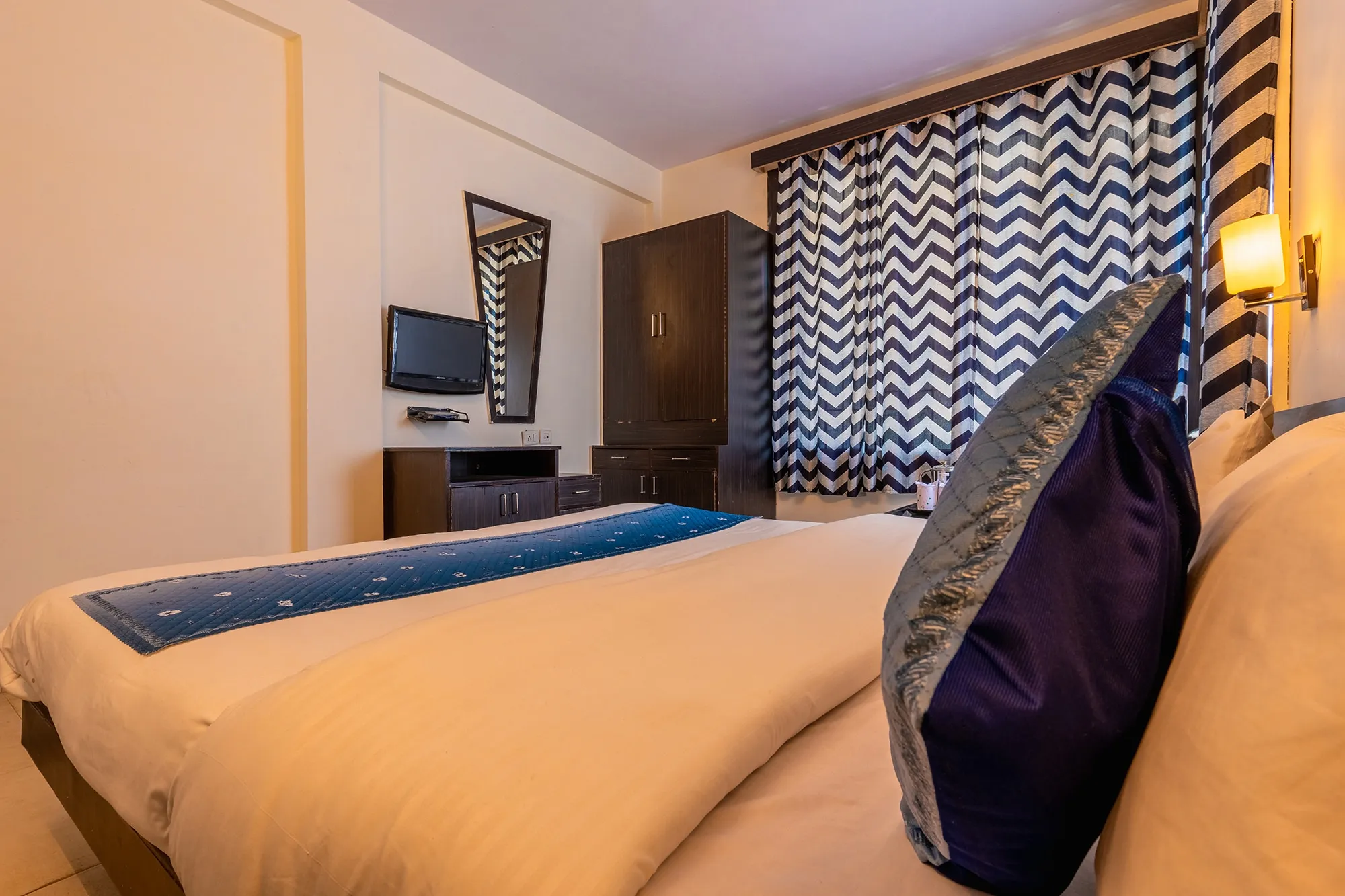The Raikwal's Hotel & Restaurant Room