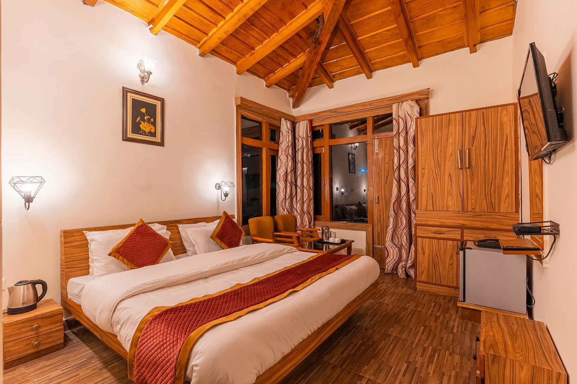 The Raikwal's Hotel & Restaurant Room
